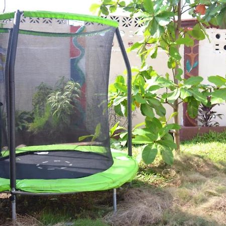 Fully Aircondition 3Bed Villa- A C- Wifi- Hotwater 프리타운 외부 사진