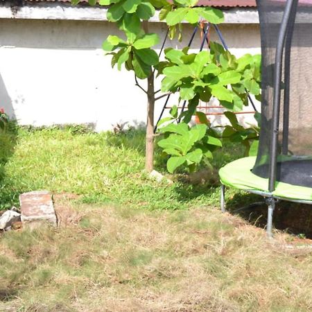 Fully Aircondition 3Bed Villa- A C- Wifi- Hotwater 프리타운 외부 사진